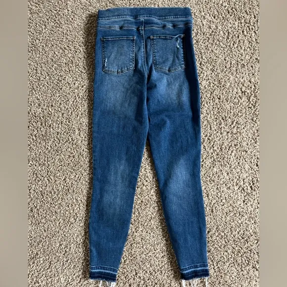Spanx distressed skinny jeans size Medium Pullon