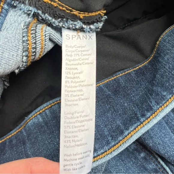 Spanx distressed skinny jeans size Medium Pullon
