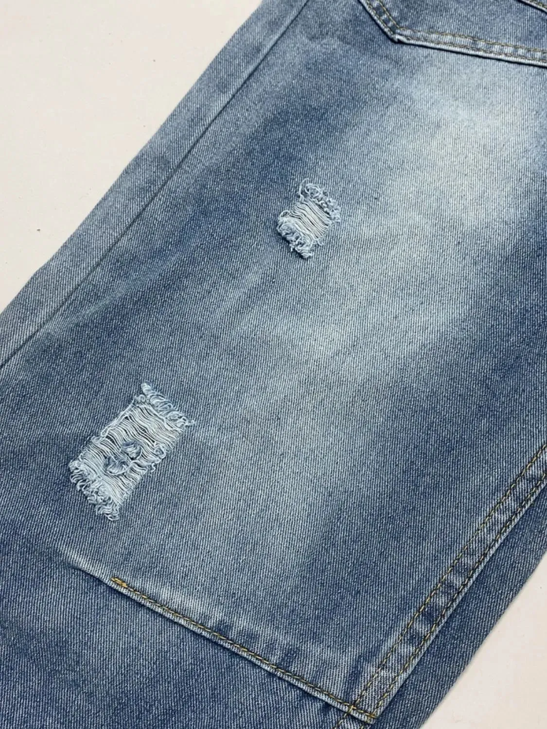 Stylish Distressed Jeans with Pockets for Every Occasion