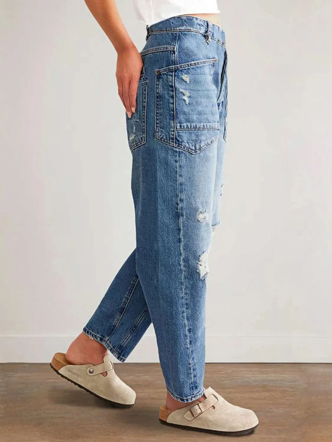 Stylish Distressed Jeans with Pockets for Every Occasion