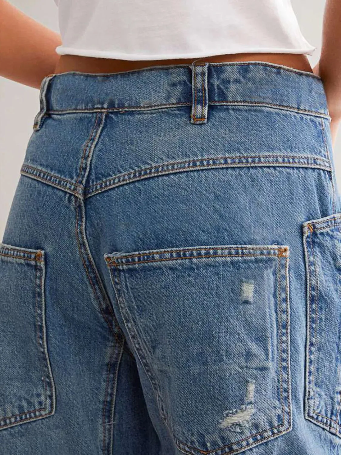 Stylish Distressed Jeans with Pockets for Every Occasion