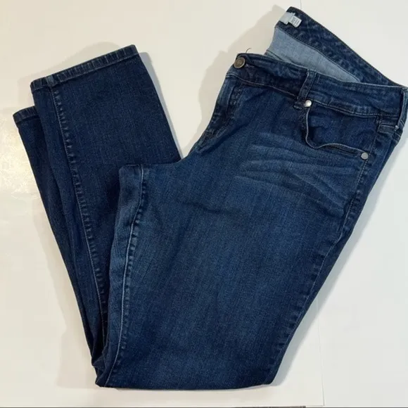 Torrid Denim Boyfriend Dark Wash Jeans Comfort Stretch Distressed Size 20T