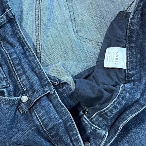 Torrid Denim Boyfriend Dark Wash Jeans Comfort Stretch Distressed Size 20T