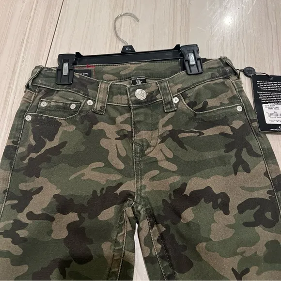 True Religion Halle Mid Rise Super Skinny Jeans in Olive Camo 26 NWT