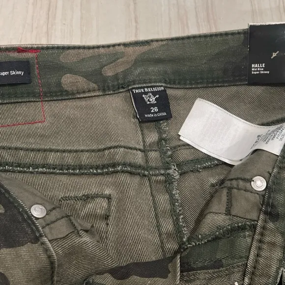 True Religion Halle Mid Rise Super Skinny Jeans in Olive Camo 26 NWT