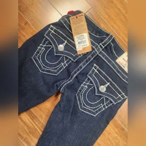 True Religion Womens Flaps Naturaline Big T Skinny Jeans Size 23 NWT