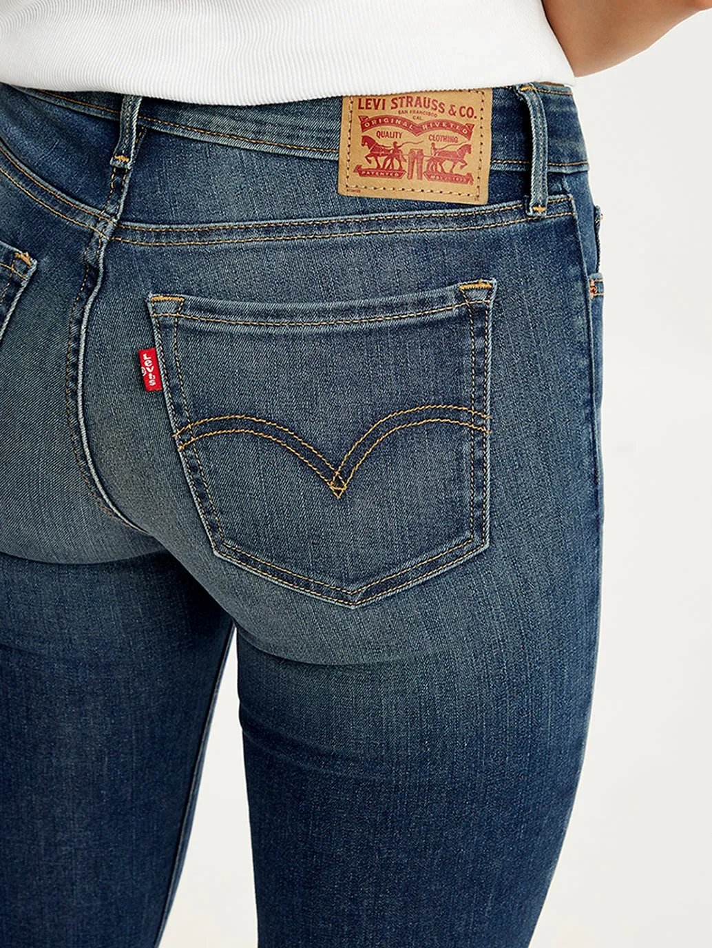 Women's 711 Blue Skinny Fit Mid Rise Jeans