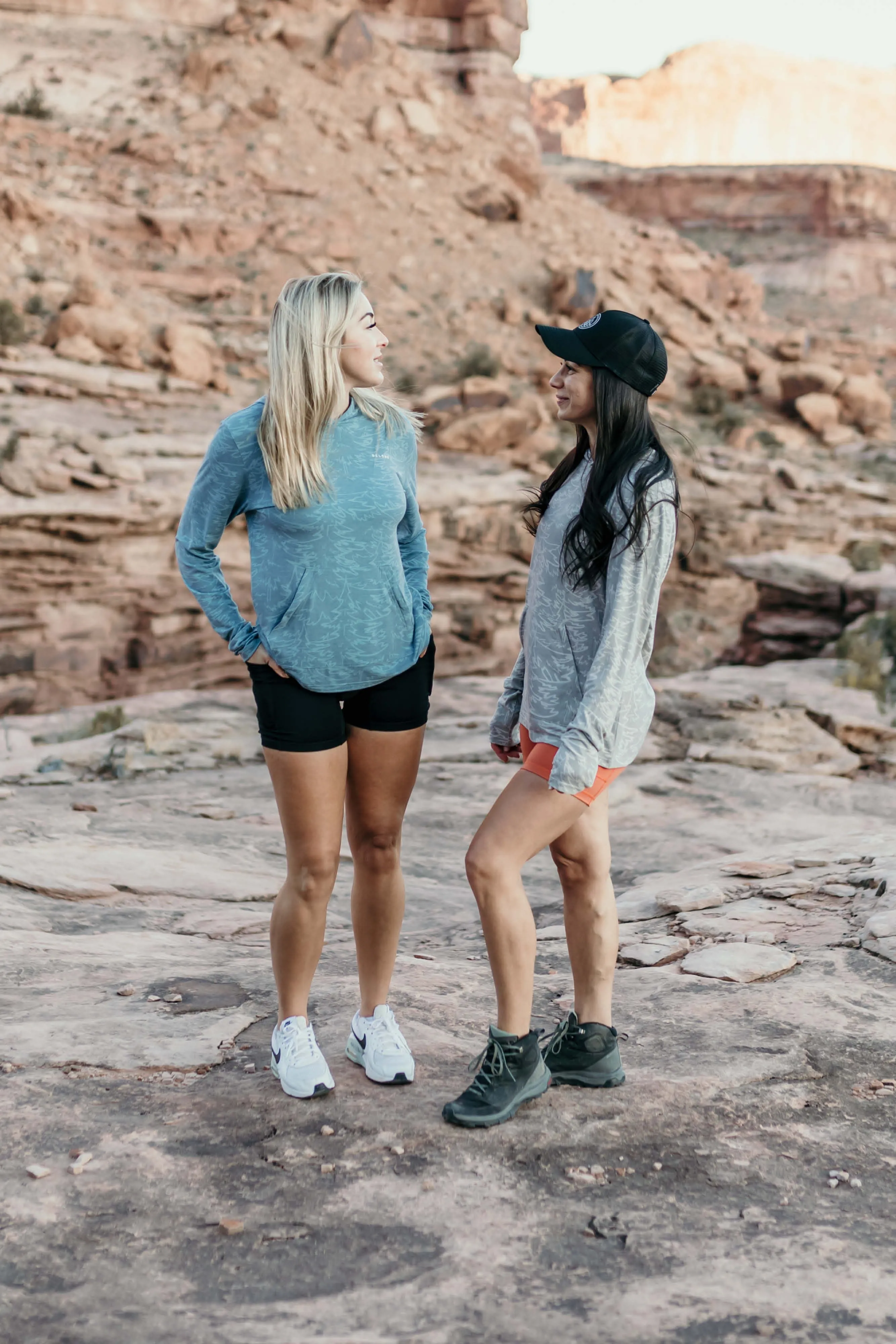 Women's Graphic Traverse Tek Hoodie