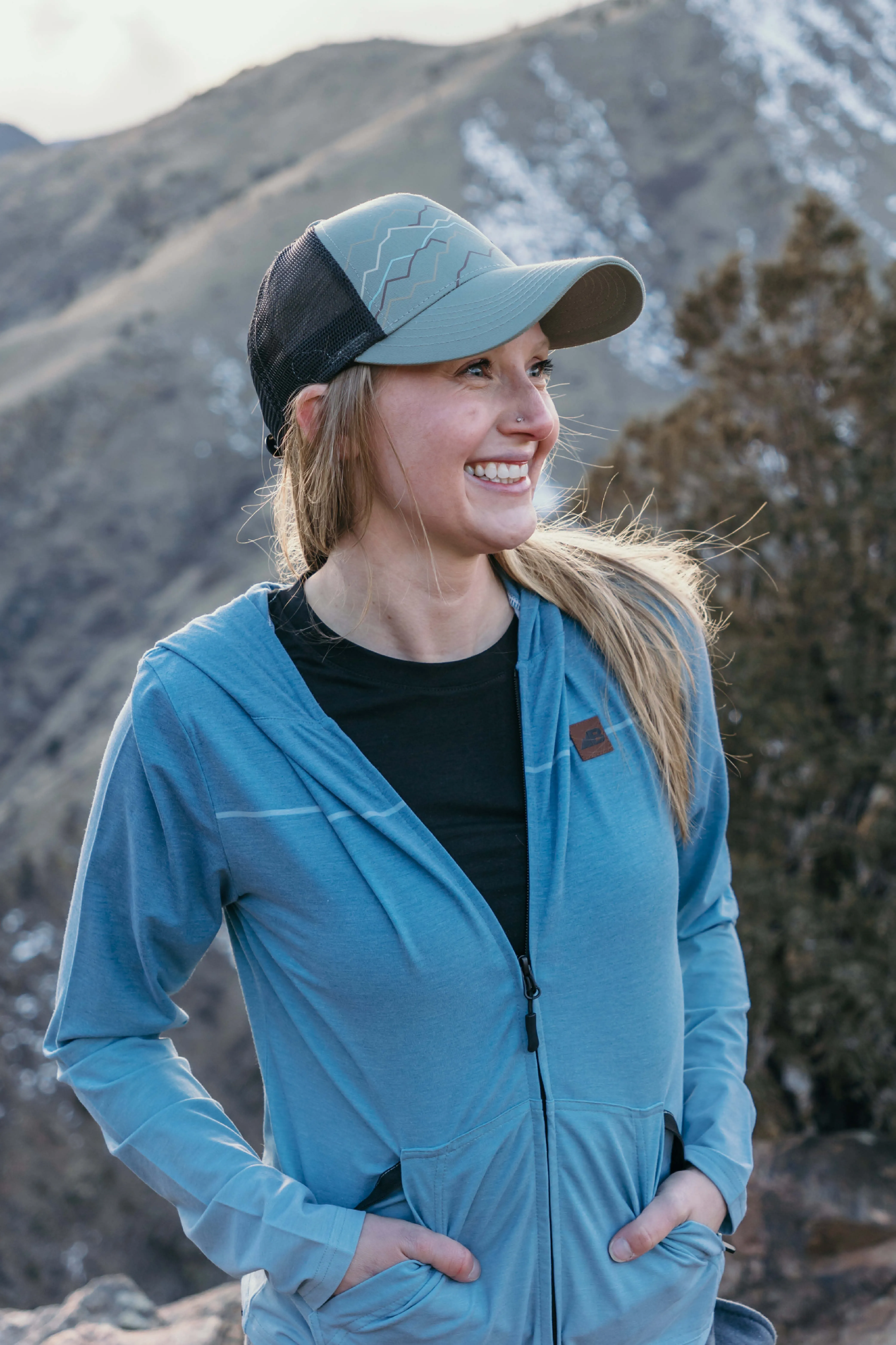 Women's Graphic Traverse Tek Hoodie